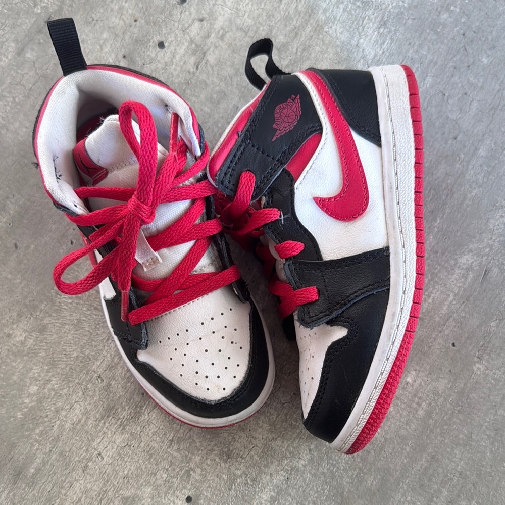 Nike Toddler Air Jordan Retro Sneakers